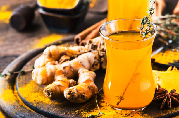 tisane de curcuma avec racines